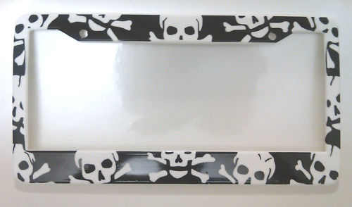 Skulls Crossbones skull pirate License Plate Frame